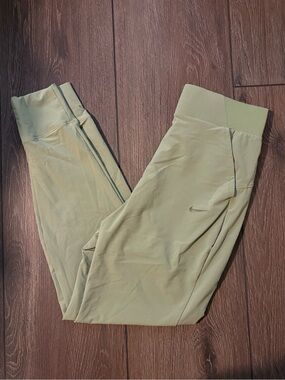 NWOT Nike Joggers
